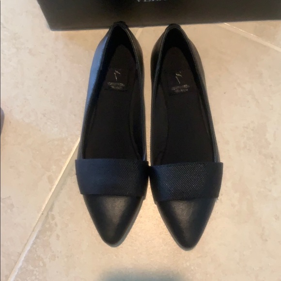 Vera Wang flats - Picture 2 of 8